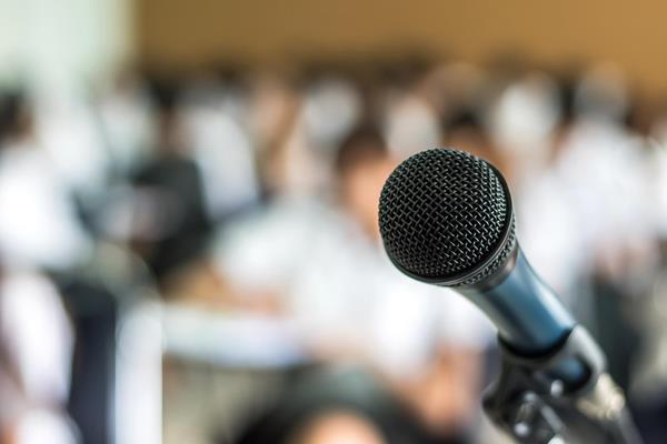 Conférence de presse à Saint-Tropez : un service sur mesure